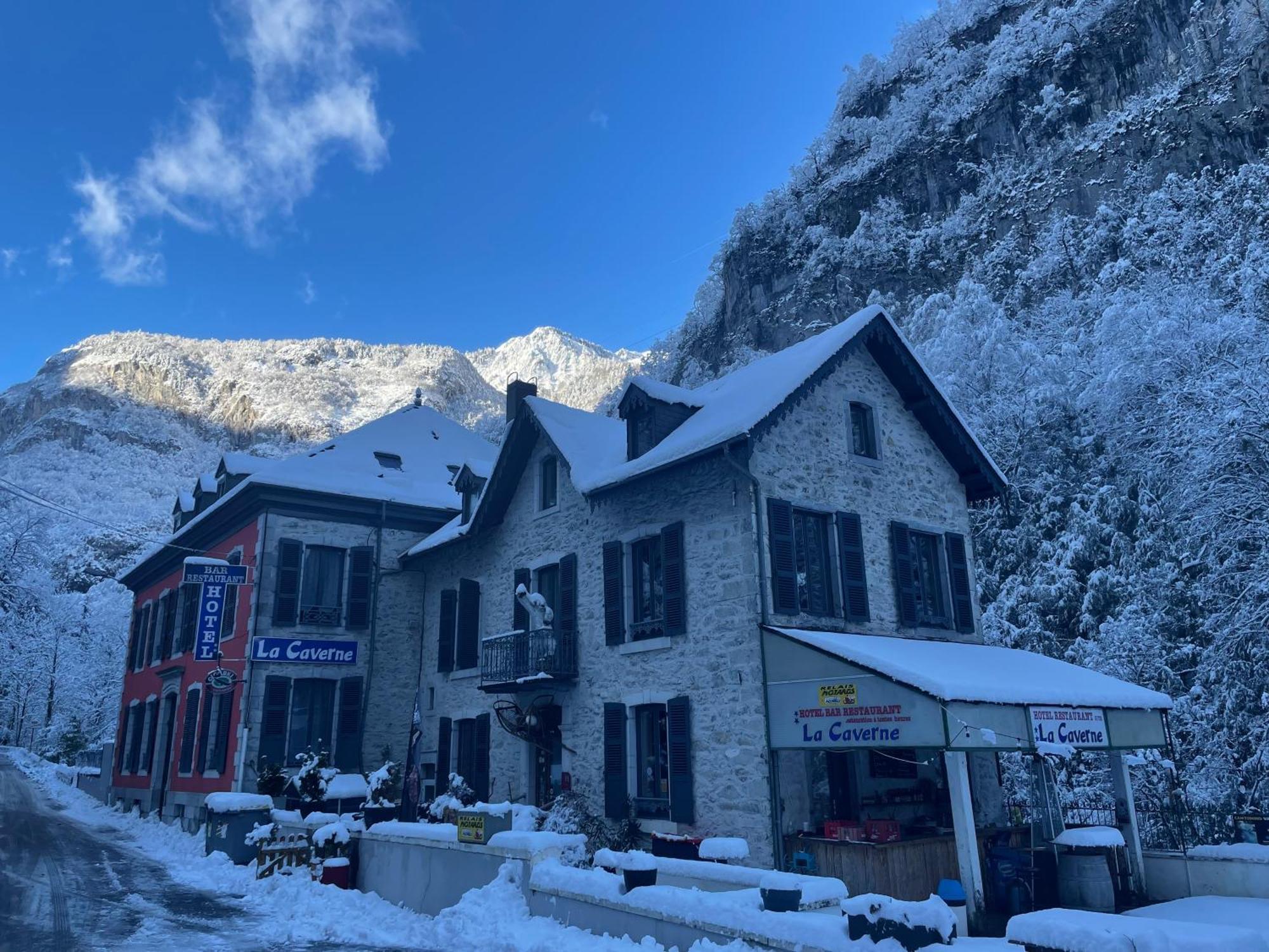 Auberge La Caverne Laruns Exterior photo