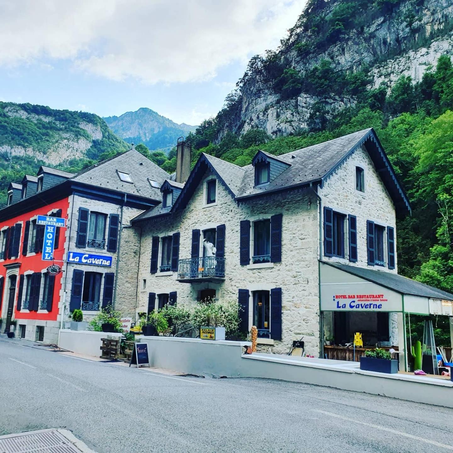 Auberge La Caverne Laruns Exterior photo